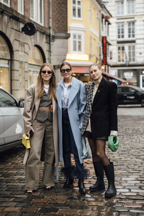 Najmodniejsze stylizacje z ulic Kopenhagi według najbardziej stylowych ludzi z branży i gości Copenhagen Fashion Week jesień-zima 2022/2023