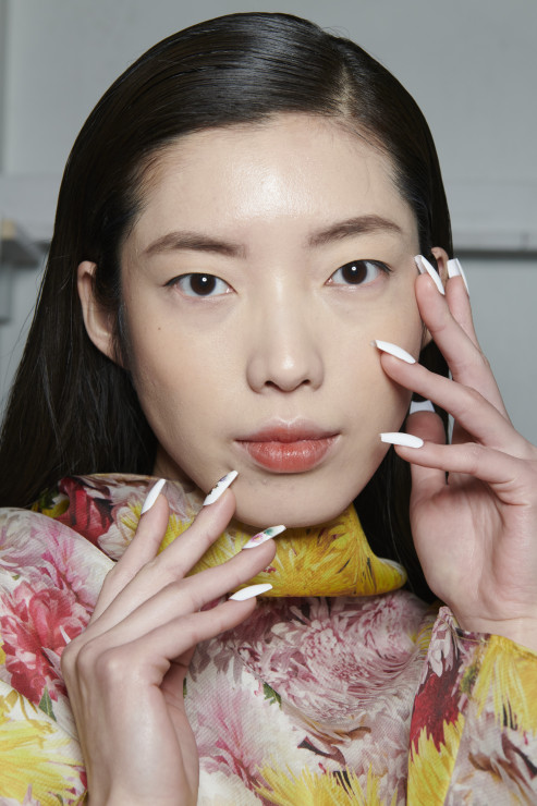 Długie paznokcie - trendy 2022, Claudia Li