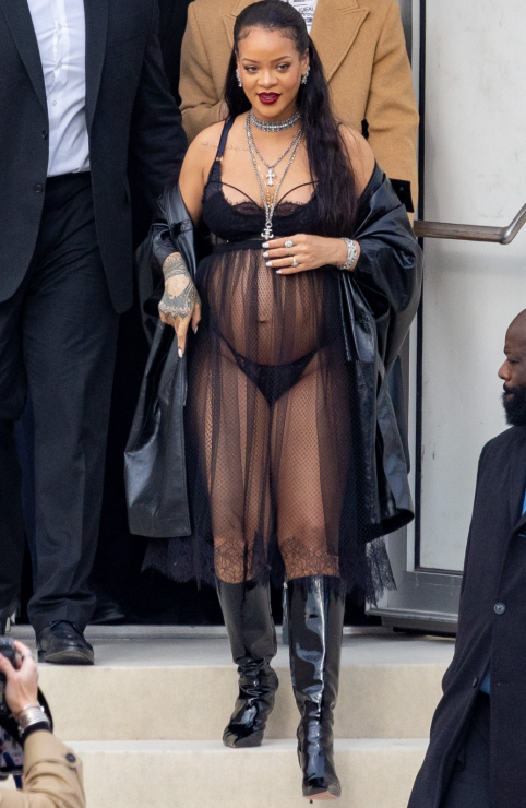 Rihanna w ciąży/ ciążowe stylizacje Riri