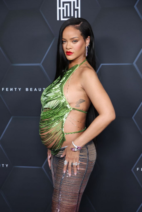 Rihanna: ciążowa stylizacja