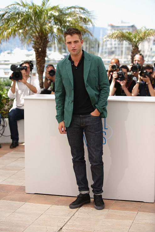 Robert Pattinson to jeden z najbardziej stylowych aktorów. Wystarczy spojrzeć na jego kreacje z czerwonego dywanu [GALERIA[]