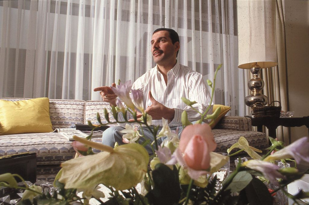 Freddie Mercury skończyłby właśnie 74 lata. Zobacz retro zdjęcia legendarnego muzyka [GALERIA]