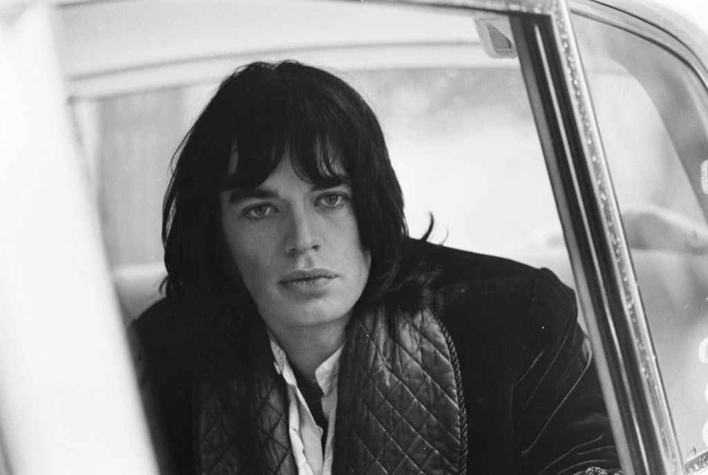 Mick Jagger: stare zdjęcia. Ikoniczny wokalista The Rolling Stones w czasach swojej młodości [GALERIA]