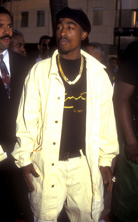Tupac Shakur: stare zdjęcia wybitnego rapera. W latach 90. to on był prawdziwą ikoną stylu [GALERIA]