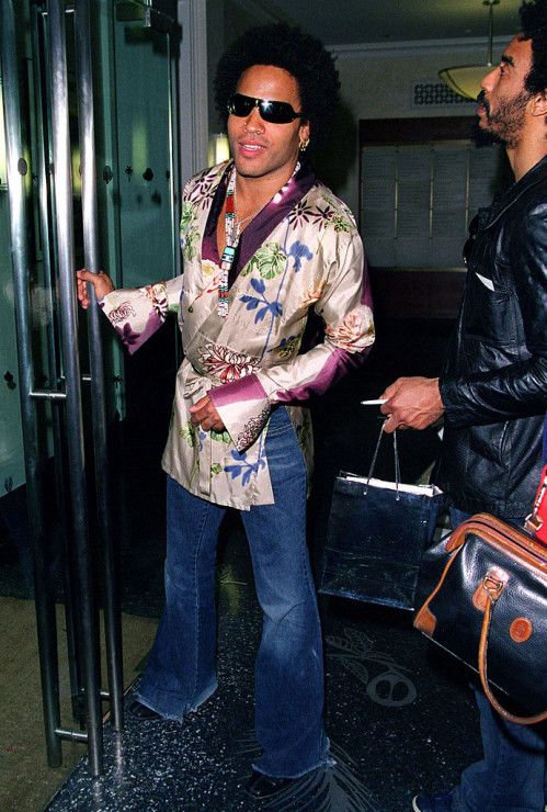 Lenny Kravitz to od lat ikona stylu. Mało kto przełamuje schematy tak jak on [GALERIA]