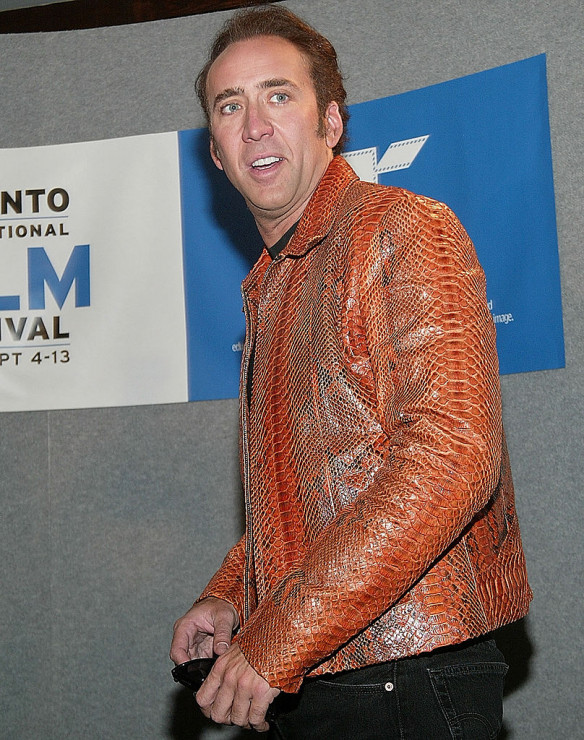 Nicolas Cage to koneser skórzanych kurtek: od eleganckich do kiczowatych. Jak je nosi zdobywca Oscara? [GALERIA]