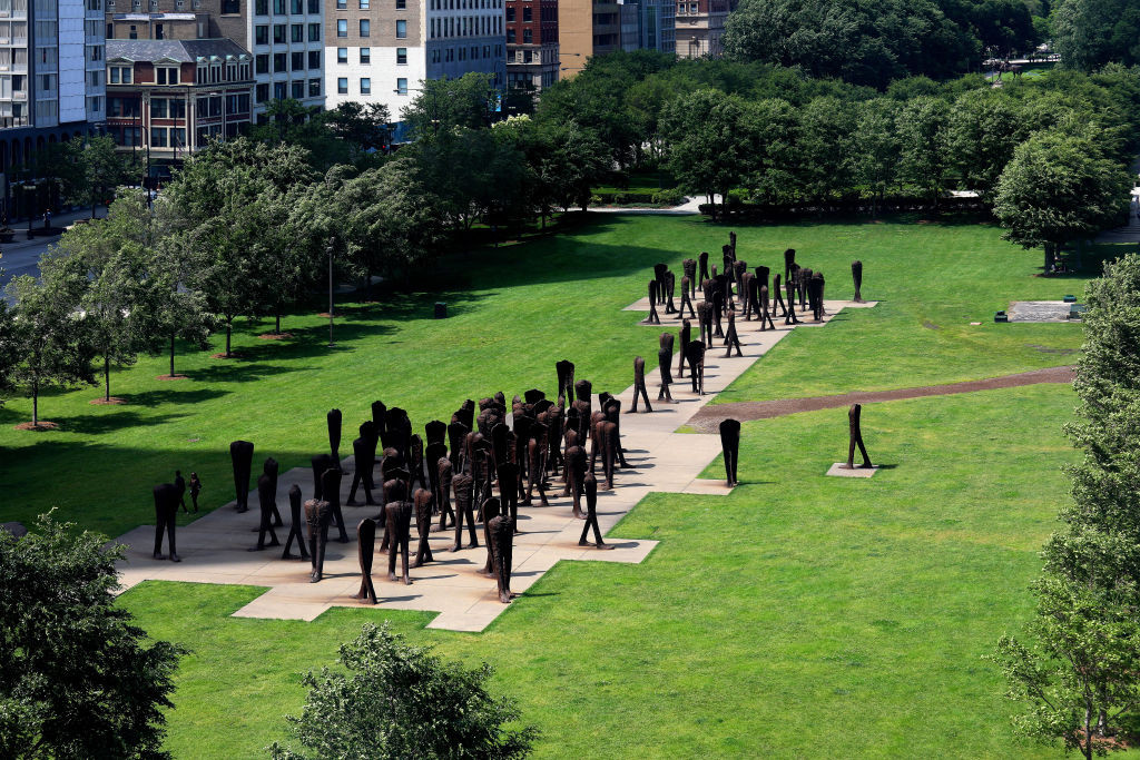 Rzeźby Abakanowicz w Grant Park w Chicago