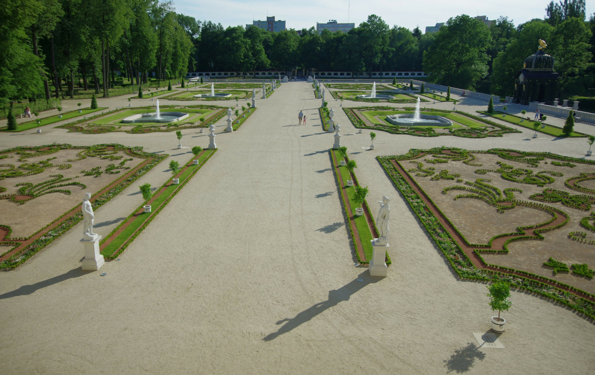 Ogród przed Pałacem Branikich