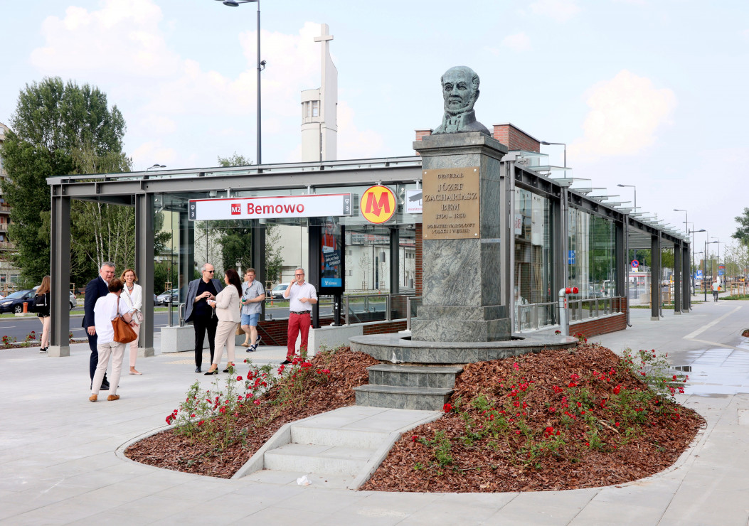 Ulrychów i Bemowo - nowe stacje już otwarte