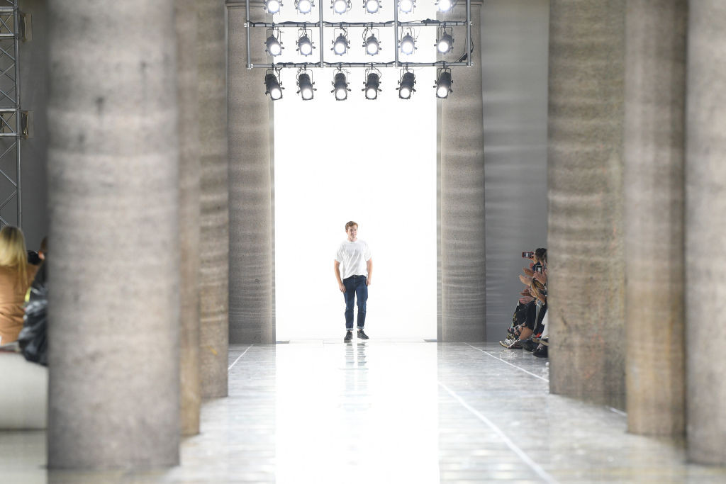 Daniel Lee powróci do mody? Twórca sukcesu Bottega Veneta ma zastąpić Riccardo Tisci w Burberry