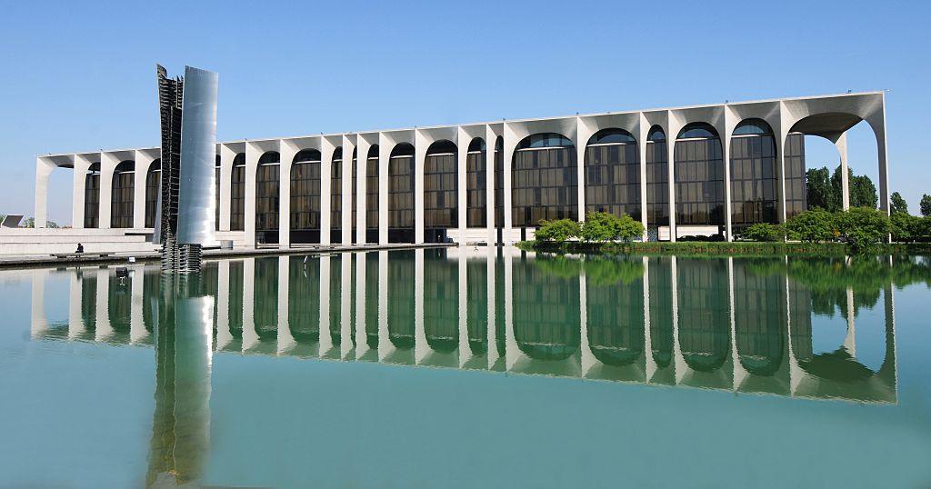 Segrate. Mondadori building. Publishing house., projekt: Oscar Niemeyer