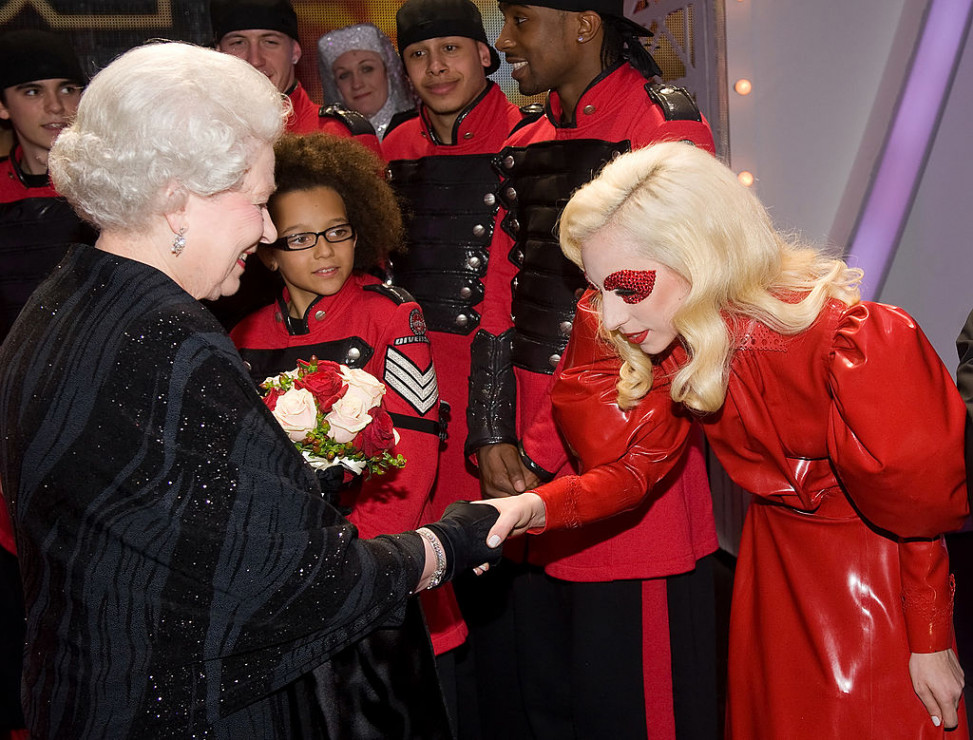 Królowa Elżbieta II i Lady Gaga