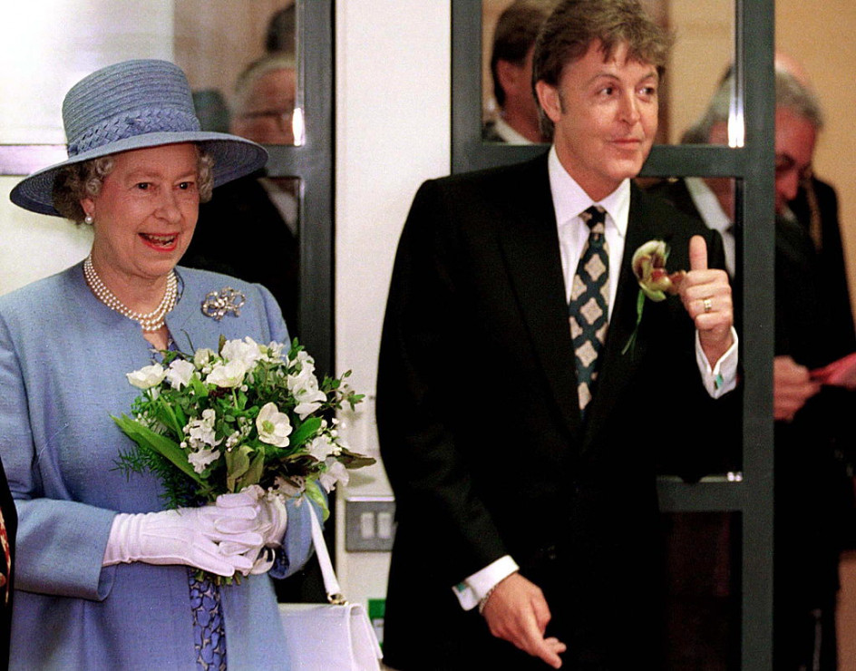 Królowa Elżbieta II i Paul McCartney