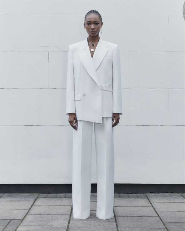 Damski garnitur ślubny inspiracje: Alexander McQueen