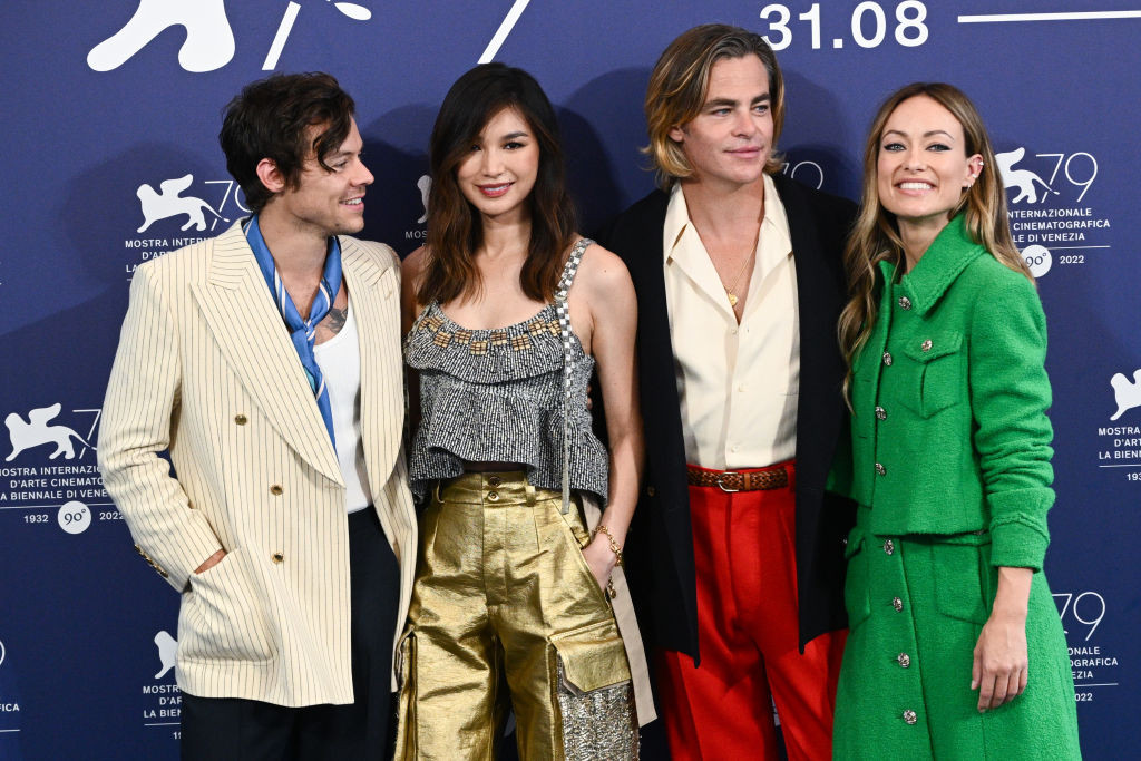 Ekipa filmu "Nie martw się kochanie" na  Venice International Film Festival 2022