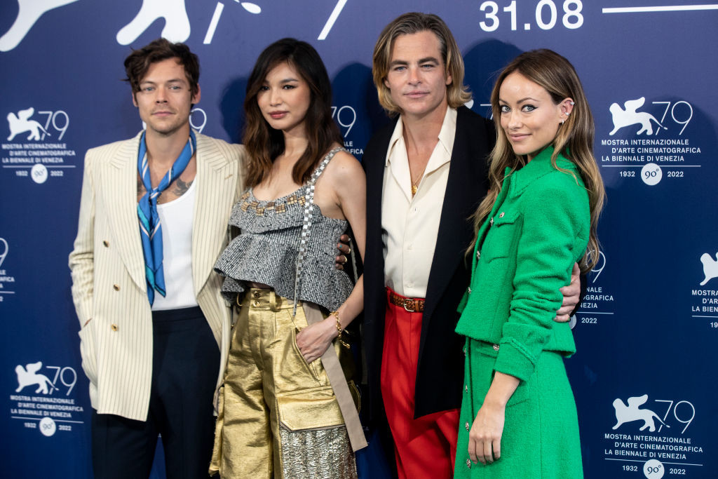 Ekipa filmu "Nie martw się kochanie" na  Venice International Film Festival 2022