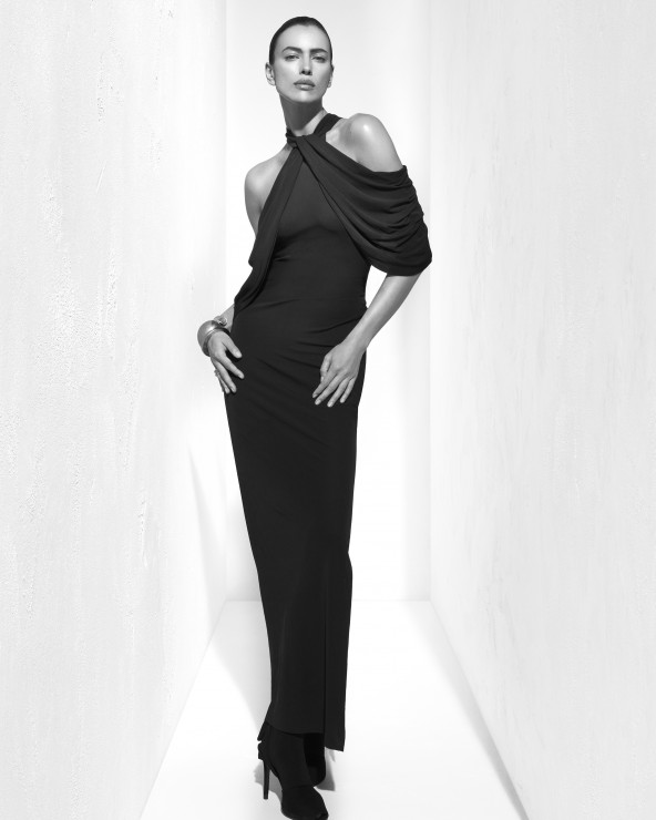 Irina Shayk twarzą nowości Zara 2022. Modelka reklamuje zmysłowe i minimalistyczne ubrania, które idealnie oddają jej styl