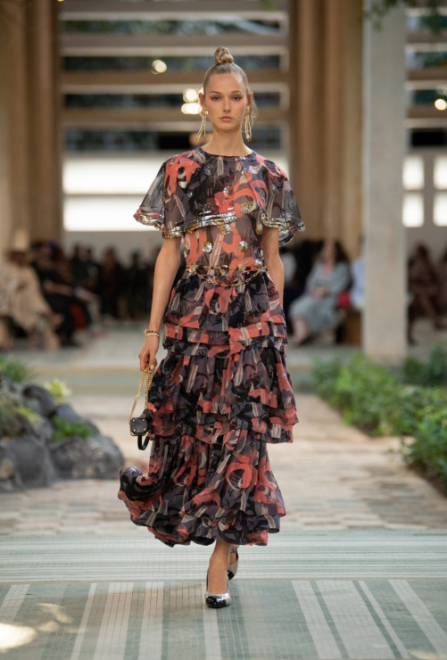 Chanel Métiers d’art 2022/2023 to francuska moda na najwyższym poziomie. Co zobaczyliśmy na wybiegu słynnego domu mody?
