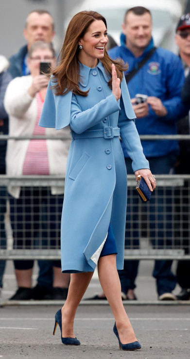 Płaszcze w stylu księżnej Kate. Tych 5 klasycznych modeli arystokratka nosi na okrągło