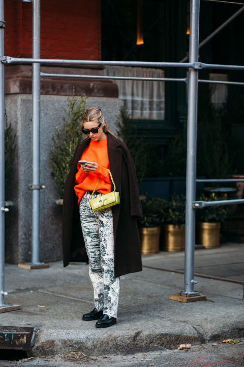 Najlepiej ubrane osoby w Nowym Jorku uwielbiają te ubrania. Jeszcze więcej stylizacji z NYFW jesień-zima 2023/2024