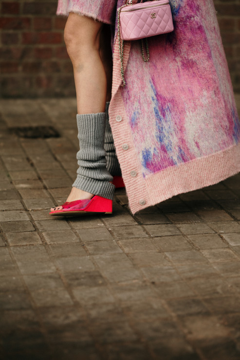 Jakie buty i torebki noszą redaktorki mody, influencerki i stylistki w Londynie? Tak wygląda moda uliczna na LFW jesień-zima 2023/2024