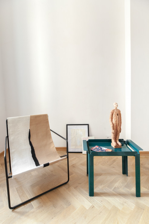 Nowoczesny minimalizm w starej kamienicy, mieszkanie - biuro, projekt: pracownie Kamili Palmowskiej oraz Moniki Michałowskiej