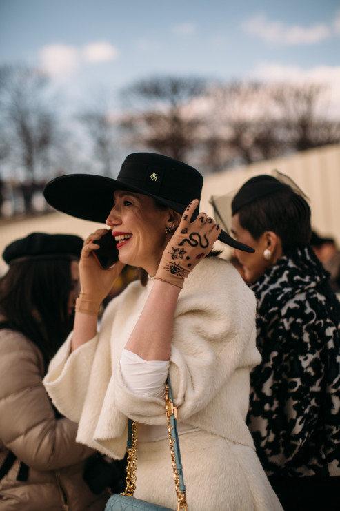 Street fashion po francusku. To najlepsze stylizacje paryżanek (oraz redaktorek mody i blogerek) z tygodnia mody w Paryżu jesień-zima 2023/2024