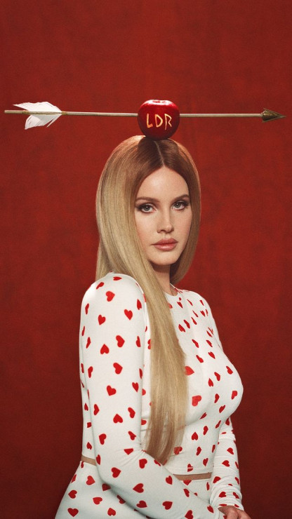Lana del Rey w walentynkowej kampanii Skims