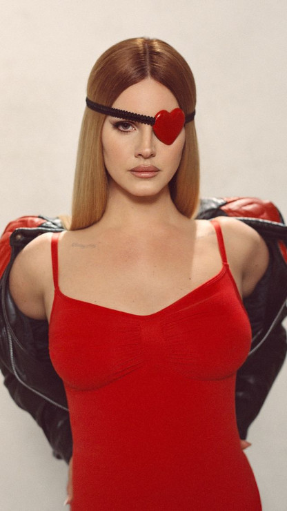 Lana del Rey w walentynkowej kampanii Skims