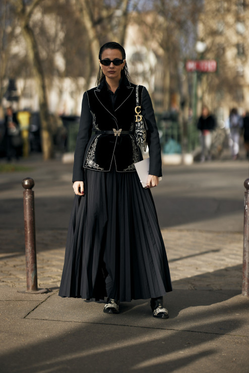 Street fashion z pokazów haute couture wiosna-lato 2024