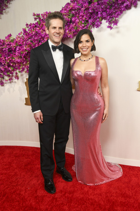 Oscary 2024: America Ferrera z mężem