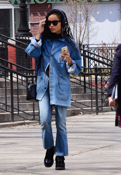 Zoë Kravitz jeansowe total looki nosi już od 2016 roku