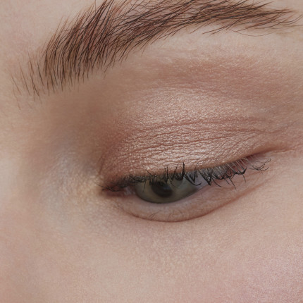 Sucha skóra pod oczami – najlepsze sposoby na nawilżenie skóry wokół oczu