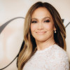 Paznokcie w stylu Jennifer Lopez podbijają internet. Gwiazda zdecydowała się na klasyczne mani w odświeżonej wersji