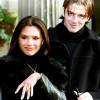 Victoria Adams i David Beckham opuszczają hotel w pobliżu Crewe, gdzie ogłoszono ich przyszły ślub, 25 stycznia 1998 r.