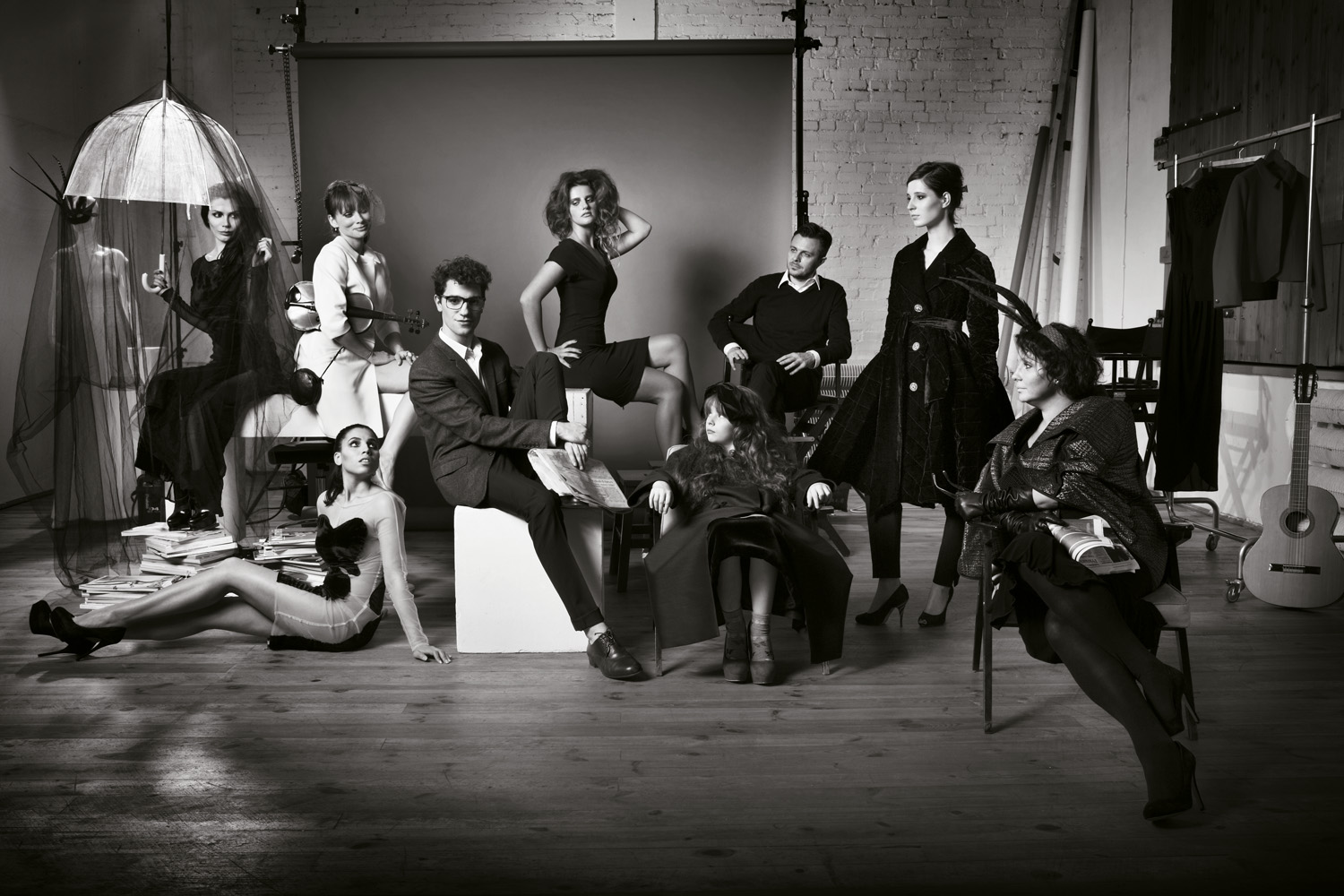 Michael Hekmat oraz modelki w kolekcji Cinema Verite (fot. serwis prasowy)